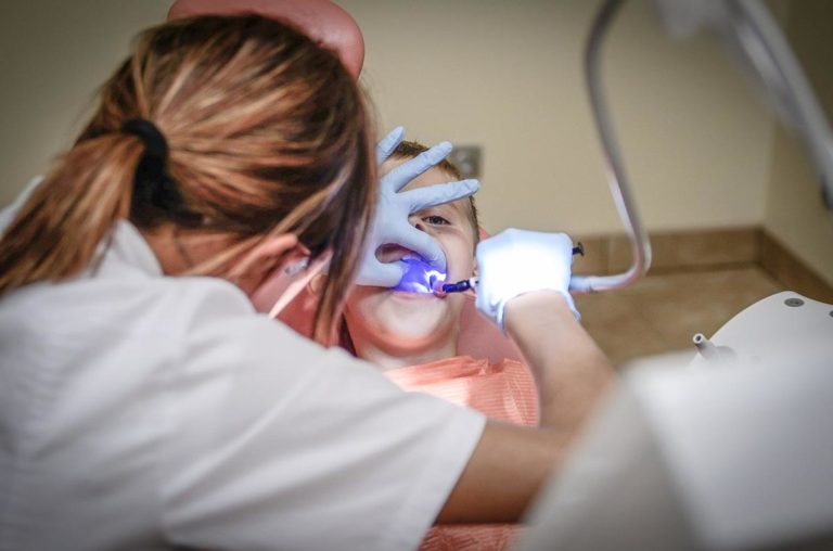 W której klinice stomatologicznej wyleczymy zęby?