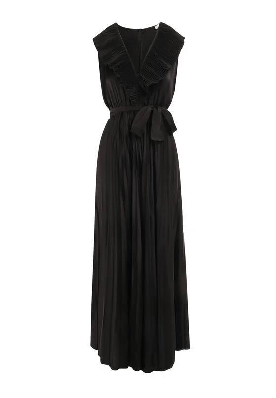 Czy już nosisz piękne czarne sukienki?