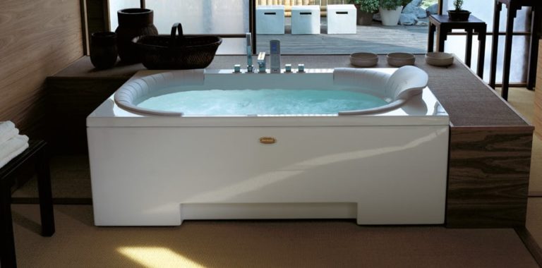 Wanny z hydromasażem i jacuzzi – co warto wiedzieć?